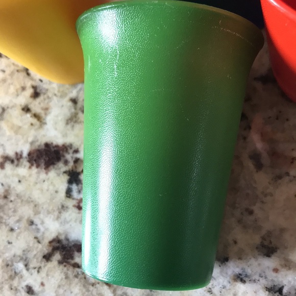 Set of 4 Vintage Tupperware Bell Tumbler Cups Primary Colours - Picture 10 of 15